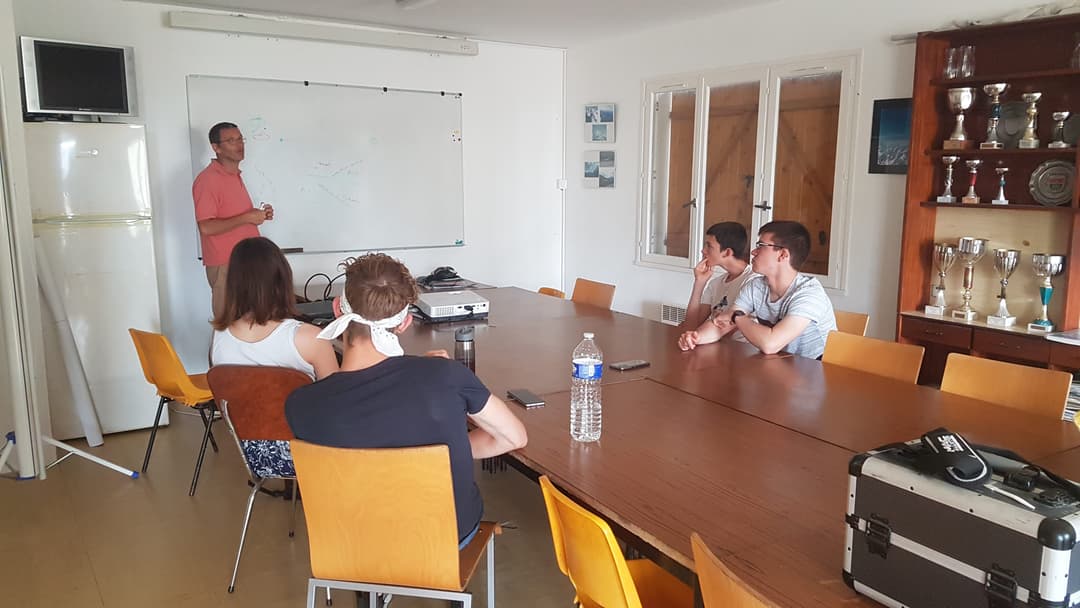 Cours théorique le matin avant les vols