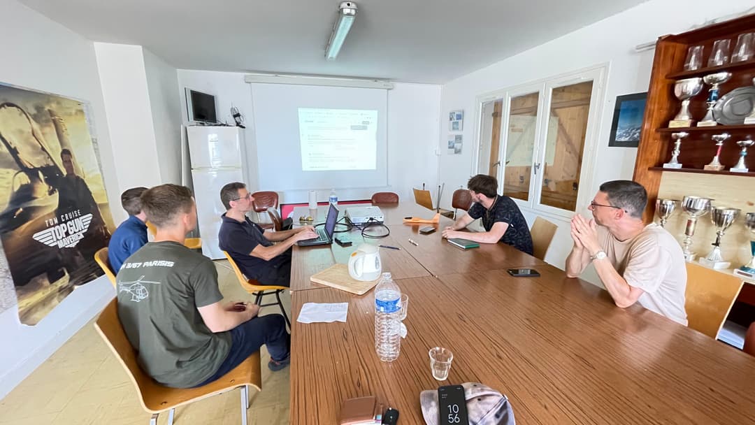 Réunion de briefing avant les vols